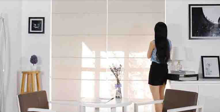 rem-cua-roman-van-phong-tphcm