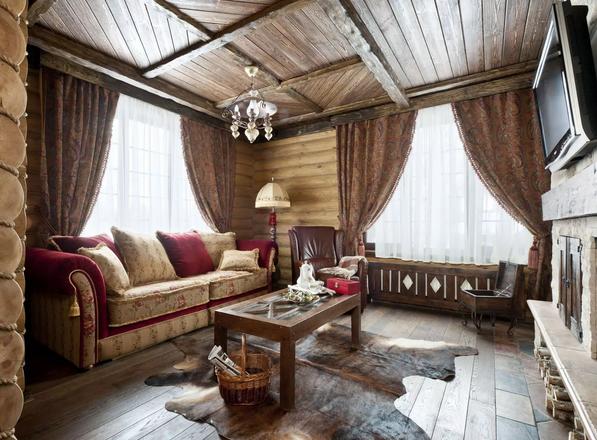 rem-cua-phong-khach-nha-go